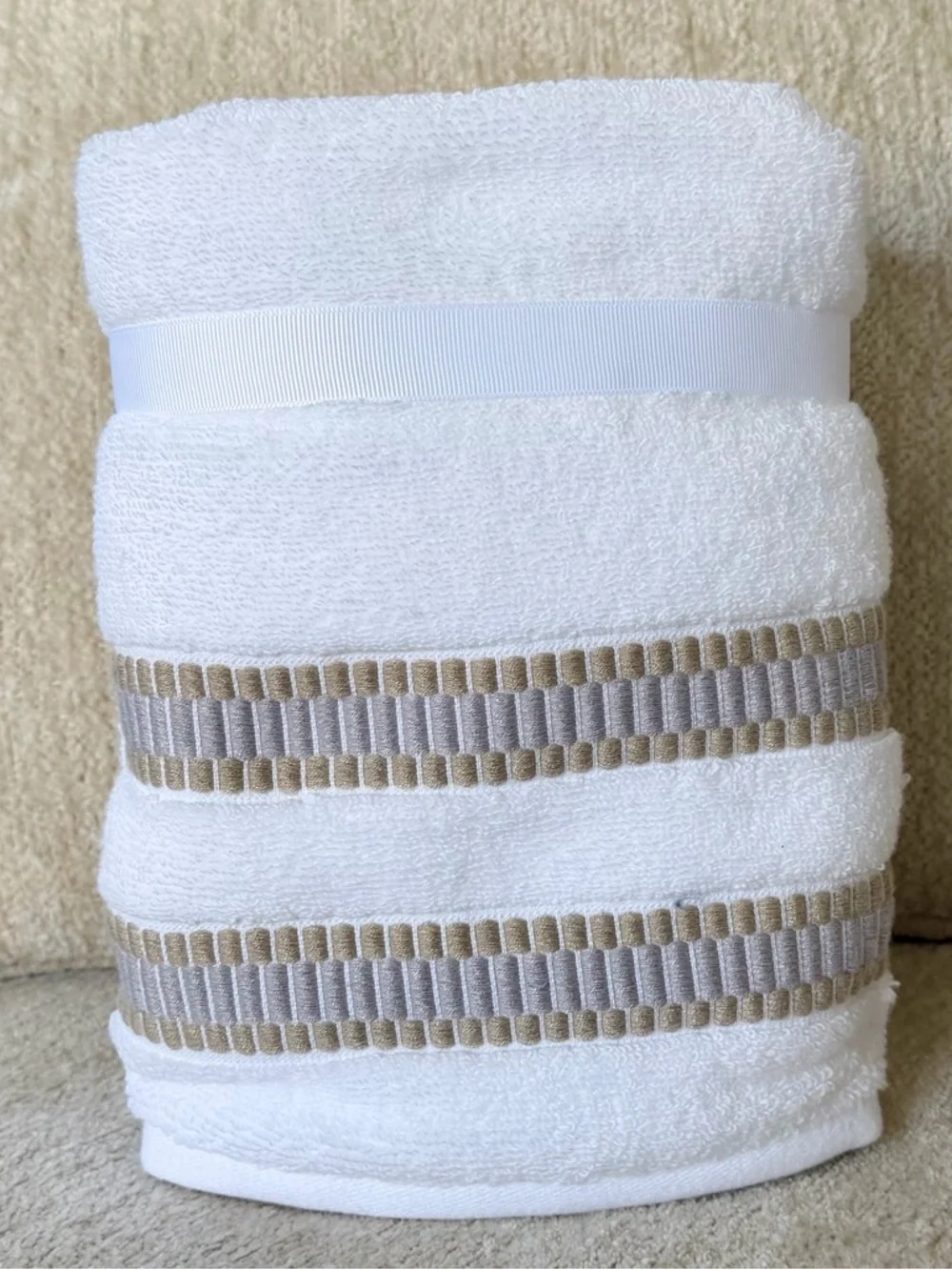 Caro Home decorative keeps towels